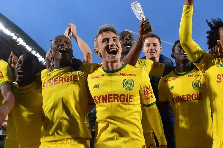 九游体育-集结日法甲焦点战；布莱顿队长鼓劲；更衣室稳定；球探报告显示潜力