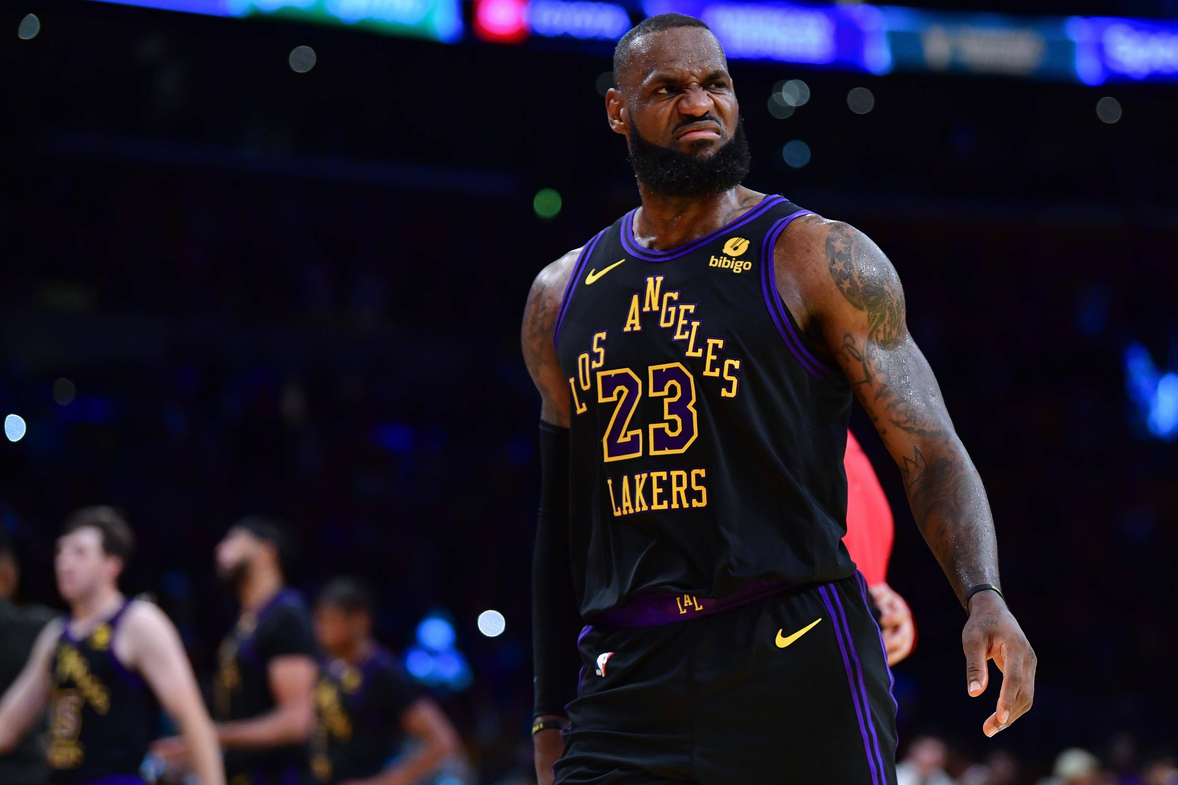 九游体育-转会期体能课后，洛杉矶湖人复出首秀备战NBA季后赛，震撼外界，更衣室氛围转暖的简单介绍